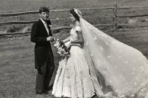 JFK-Hochzeit: Drama um Jackies Brautkleid und der Segen des Papstes