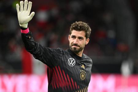 Kevin Trapp (Eintracht Frankfurt) - ohne Note - Hat seinen Status als Nummer zwei (ohne Neuer) beziehungsweise als wahrscheinliche Nummer drei bei der EM (mit Neuer) durch gute Liga-Leistungen zementiert, kam allerdings in den beiden Spielen gegen Japan und Frankreich nicht zum Einsatz.