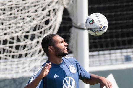 Jonathan Tah (Bayer Leverkusen) - Note: 3,0 - Einer der Aufsteiger der letzten Wochen, sowohl bei Bayer Leverkusen als auch im DFB-Team. Denn: Unter Flick noch unberücksichtigt, durfte Tah bei Völler in der Startelf als Rechtsverteidiger ran. Erledigte seine Aufgaben routiniert, punktete mit guten Zweikämpfen. Seine Chancen auf weitere Einsätze im DFB-Team dürften gewachsen sein.