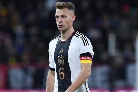 Joshua Kimmich (FC Bayern) - Note: 4,5 - Das Flick-Experiment mit Kimmich als halber Rechtsverteidiger, der offensiv plötzlich im Mittelfeld mitwirkte, ging nicht auf und führte zu weiterer Verunsicherung. Gegen Frankreich fehlte Kimmich dann verletzt. Dass das DFB-Team ohne ihn frei aufspielte, dürfte dem Bayern-Star sicher nicht vollends gefallen haben.
