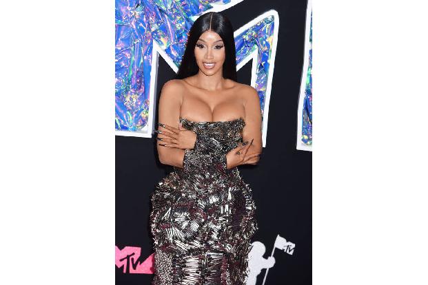 Die Gästeliste war lang und exklusiv: Cardi B...