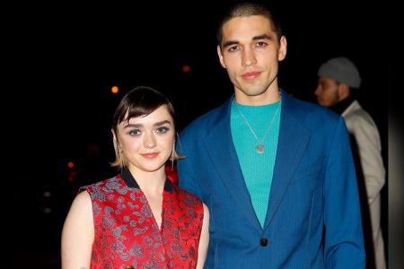 Maisie Williams und Reuben Selby