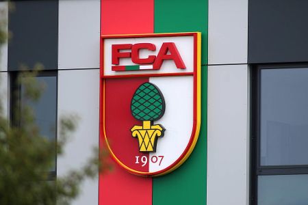 Platz 17: FC Augsburg - 14,67 Millionen Euro - Transferumsatz: 135,90 Millionen Euro