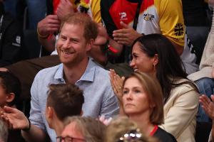 Prinz Harry: Düsseldorfer Publikum singt "Happy Birthday"