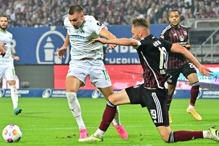 Frankenderby ohne Sieger - Paderborn schlägt Wehen