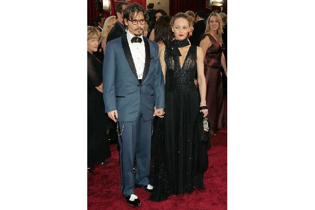 Bei Vanessa Paradis schien Johnny Depp zur Ruhe gekommen zu sein. 13 Jahre Beziehung, zwei Kinder…und trotzdem war es nichts für die Ewigkeit, 2012 war Schluss.
