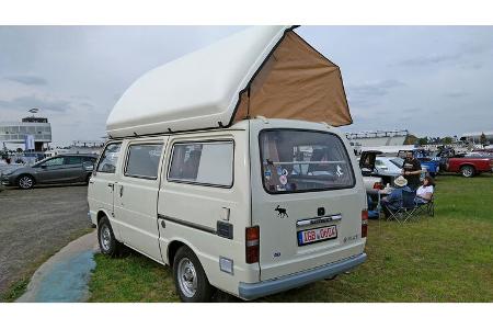 Oldtimer-Szene - Campingbus