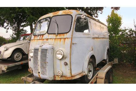 Oldtimer-Szene - Campingbus