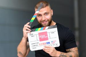 Es knistert mit Sila Şahin: Filip Pavlović kommt zu "Alles was zählt"