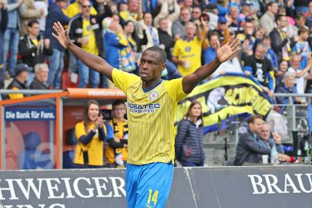 Ujah sichert Eintracht Punkt gegen Club