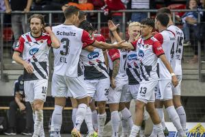 Viktoria rückt auf Platz vier vor - SVS siegt beim Jahn