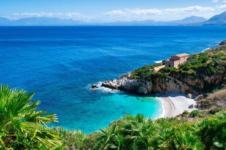 Strand-Urlaub im Herbst: So weit müssen Sonnenhungrige nicht reisen