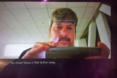 Falls Sie noch keine Gelegenheit hatten, Windows Hello auszuprobieren, sollten Sie dies unbedingt tun. Mit dieser Funktion wird Ihr PC Sie erkennen, genauso wie eine Person es tun würde.