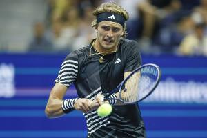 Sieg über Dimitrow: Zverev im Finale von Chengdu