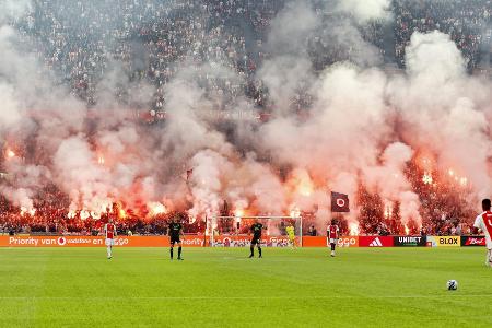 Nach Abbruch: Ajax-Feyenoord wird ohne Fans fortgesetzt
