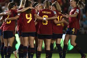 Spaniens Weltmeisterinnen von Rekordkulisse empfangen