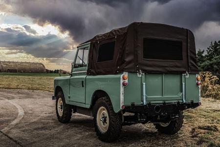 Everrati Land Rover Series IIA electric