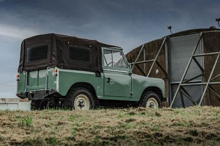 Everrati Land Rover Series IIA electric