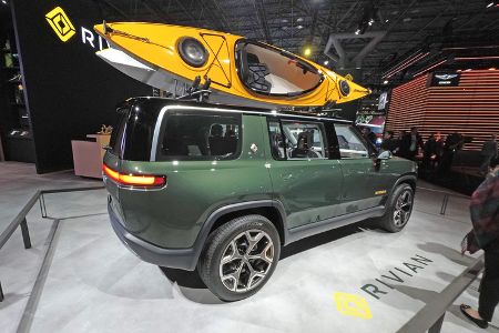 Rivian R1S
