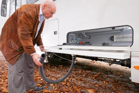 Die Entsorgung von Abwasser und Fäkalien ist bequem gelöst.