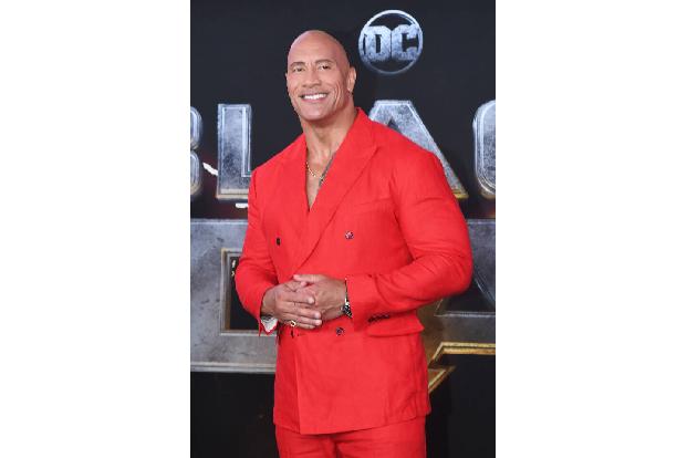 Dwayne 'The Rock' Johnson schrieb seiner jüngsten Tochter Tia Giana auf Instagram: „Liebevoll, freundlich, hartnäckig und zäh (wie deine Mama) und meine größte Freude ist es, dein Daddy zu sein. Ich werde immer für dich da sein.“