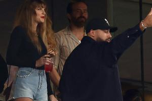 Swift und Kelce? Weiter Spekulationen um neues Star-Pärchen
