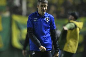 Botafogo entlässt Lage trotz Tabellenführung