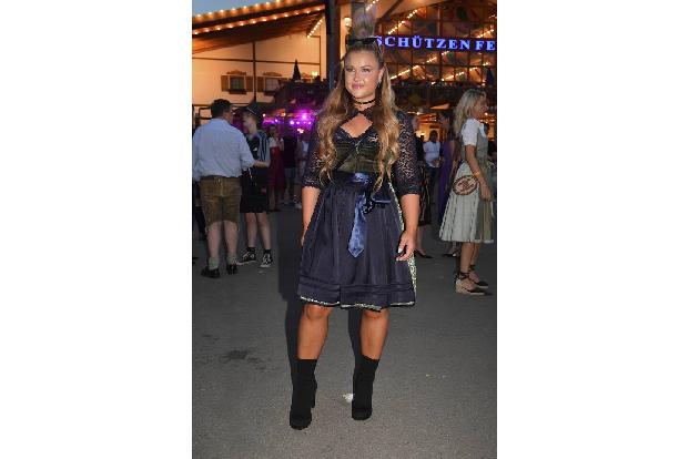 Ihre Jagdgefährtin, die Fitness-Influencerin Sophia Thiel, verriet im RTL-Gespräch, dass sie sich freuen würde, wenn mal ein Mann selbstbewusst und offen auf sie zugeht – und nicht die ominösen Worte ...