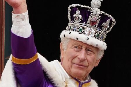 Royal Family präsentiert sechs neue Medaillen von König Charles III.
