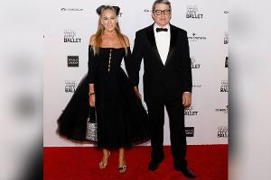 Sarah Jessica Parker überrascht mit verschiedenfarbigen High Heels