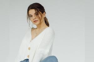 Kuschelig! Dieser plüschige Cardigan ist im Herbst ein Must-have