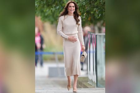 Ganz ohne Farbe! Prinzessin Kate wird zum Hingucker