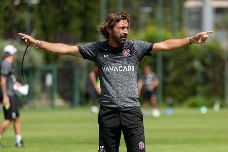 Zigaretten in der Halbzeit unter Pirlo erlaubt