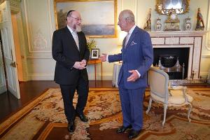 König Charles empfängt Oberrabbiner: Tiefe Sorge nach Hamas-Terror
