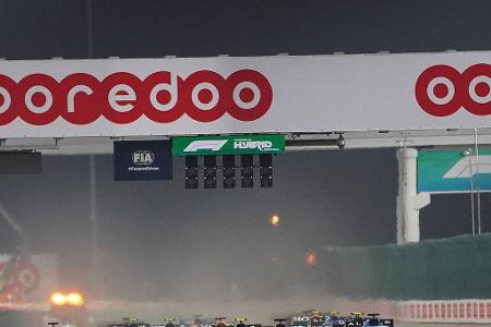 Die Trainingsbestzeiten zum Katar-GP - Max Verstappen kann sich in Katar zum dritten Mal in seiner Karriere zum Formel-1-Weltmeister krönen. Beim 1. Training am Freitag setzte sich der Niederländer im Red-Bull-Boliden gleich wieder an die Spitze. Die Bestzeiten aller Fahrer:
