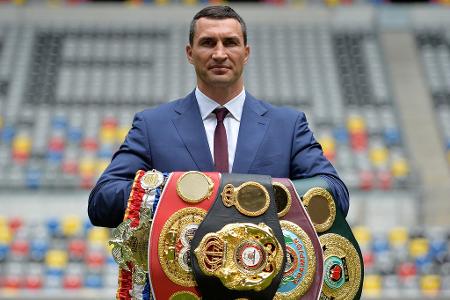 Platz 8: Wladimir Klitschko (Schwergewicht) - Klitschko wurde 1996 Olympiasieger im Superschwergewicht. Der vor allem taktisch boxende 'Dr. Steelhammer' dominierte über Jahre die Schwergewichtsszene. Nach dem legendären Kampf gegen Anthony Joshua im April 2017 beendete er seine Karriere. Bilanz: 69 Kämpfe, 64 Siege, 53 durch K.o.