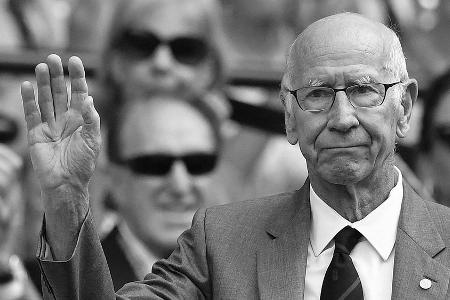 Trauer um Sir Bobby Charlton: Fußball-Welt erweist ihm die letzte Ehre