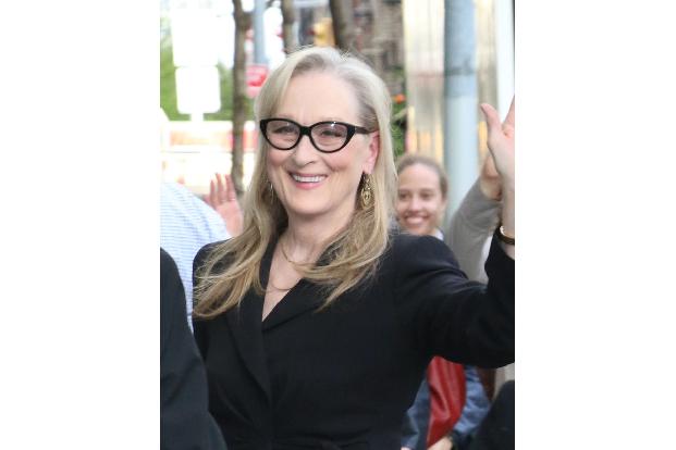 Auch andere Darsteller*innen schießt bei der Erinnerung an Rollen in der Vergangenheit das Blut ins Gesicht. Selbst Meryl Streep kann sich einige ihrer alten Werke nicht mehr anschauen. Bei 'Die Gelie ...