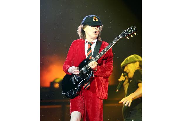AC/DC sind bereits alte Hasen im Geschäft. Neben ihrem Thunderstruck Tequila vertreiben die australischen Rocker um Angus Young bereits Bourbon, Wein und Bier. Vor wenigen Wochen gaben sie bekannt, auch ins Geschäft mit Scotch einzusteigen.