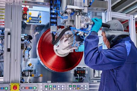 BMW Batteriezellen Fabrik Batterie CMCC Parsdorf Produktion