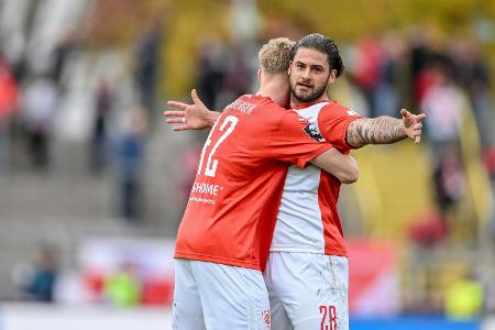 3. Liga: Jahn schließt zu Dresden auf - 27.000 Fans in Duisburg