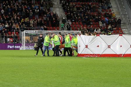 Dramatische Szene: Dost auf dem Spielfeld zusammengebrochen