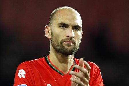 Ex-Bundesliga-Star Bas Dost meldet sich aus dem Krankenhaus