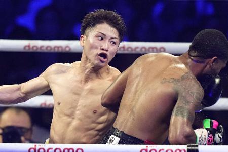 Platz 2 - Naoya Inoue (Japan) - Superbantamgewicht - Sie nennen ihn das 'Monster'! Naoya Inoue hat 22 seiner 25 Kämpfe vorzeitig gewonnen - und das im Superbantamgewicht (bis 55,34 kg). Im Sommer knockte Inoue den Amerikaner Stephen Fulton aus, krönte sich zum WBC/WBO-Champion. Zuvor war er schon Weltmeister im Juniorfliegen-, Superfliegen- und Bantamgewicht.