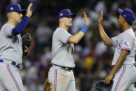 World Series: Rangers mit drei Matchbällen