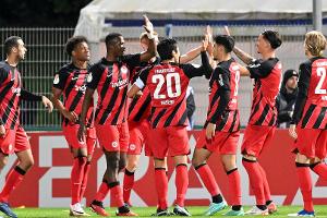 Frühes Tor und viel Leerlauf: Frankfurt im Achtelfinale