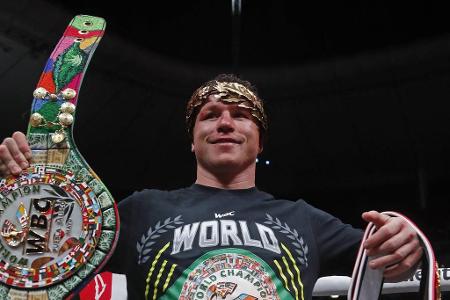 Platz 4 - Canelo Alvarez (Mexiko) - Supermittelgewicht - Der Mexikaner galt lange als das Maß der Dinge im Boxen, verlor diesen Status aber 2022 durch eine Niederlage gegen Dmitry Bivol. Aber: Alvarez ist weiterhin der Topverdiener des Sports, außerdem unumstrittener Champion im Supermittelgewicht (bis 76,2 kg) und schlug kürzlich erst US-Superstar Jermell Charlo klar nach Punkten.