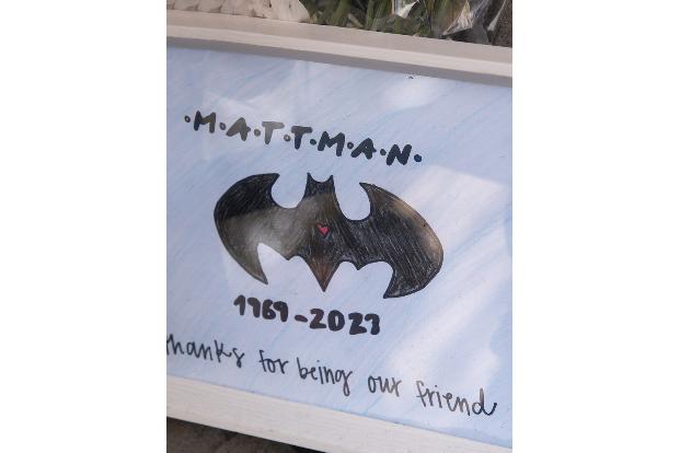 Zuletzt hatte Matthew Perry auf Social Media immer wieder Bezug auf Batman genommen, seine Postings mit 