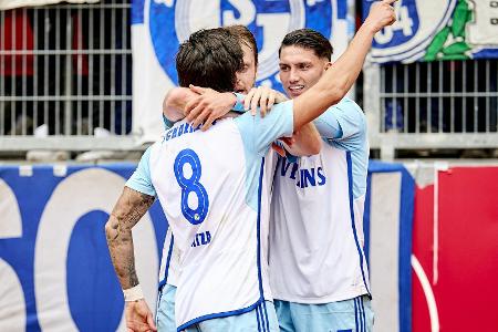 2. Liga: HSV bleibt St. Pauli auf den Fersen - S04 siegreich