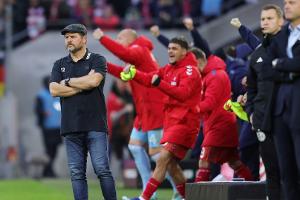 Baumgart "stinksauer" über Rasen-Qualität im Stadion